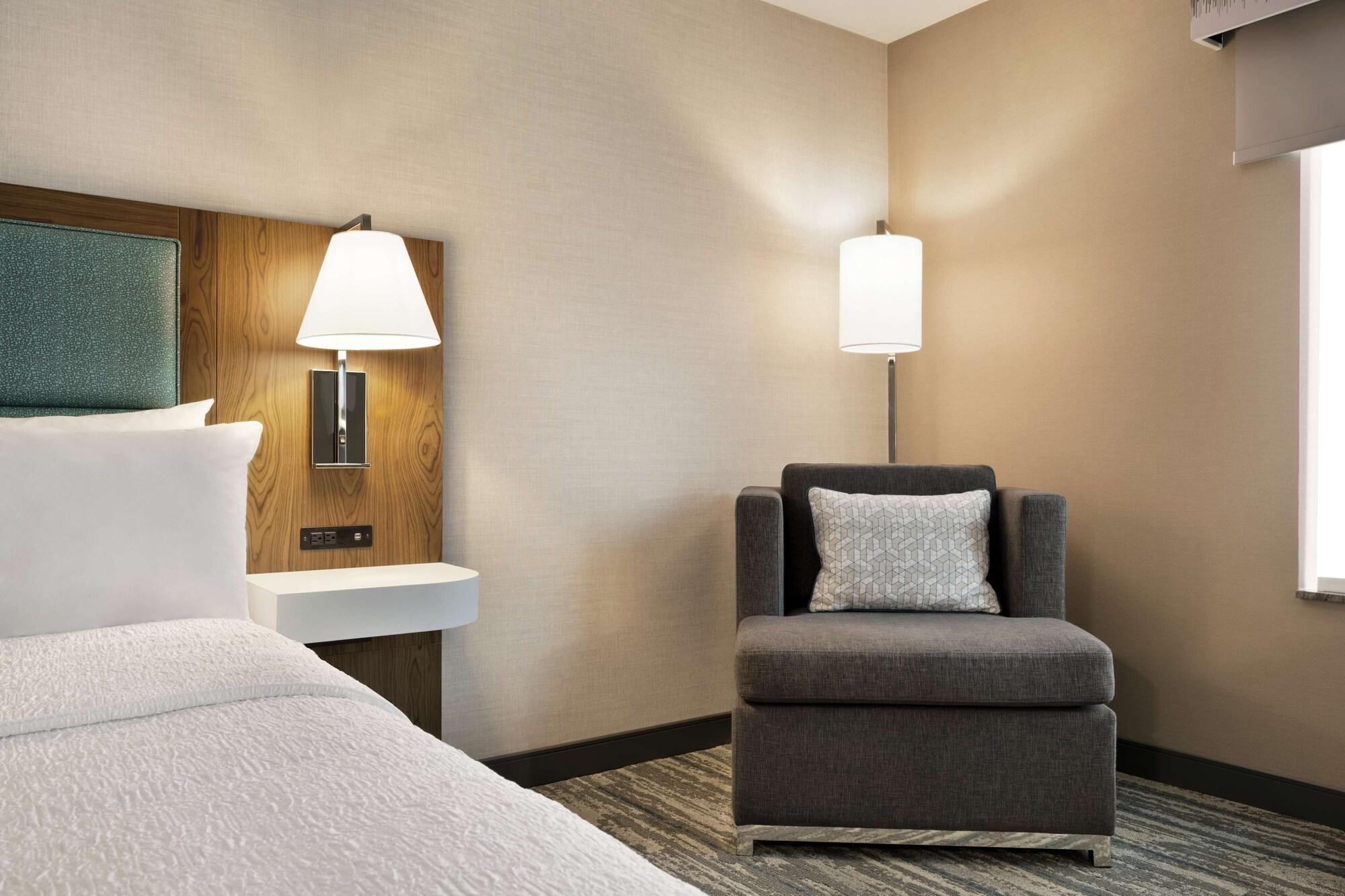 Hampton Inn & Suites Tacoma/Пюалъп Екстериор снимка